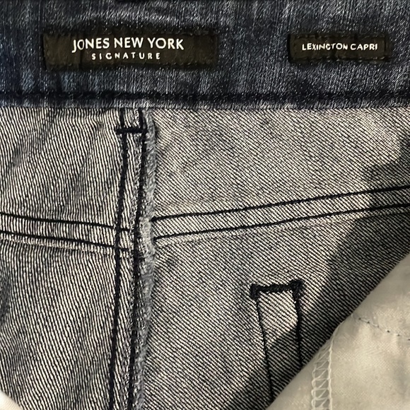 2/$30 Jones New York Signature Lexington Denim Capri Size 12 - Picture 12 of 13